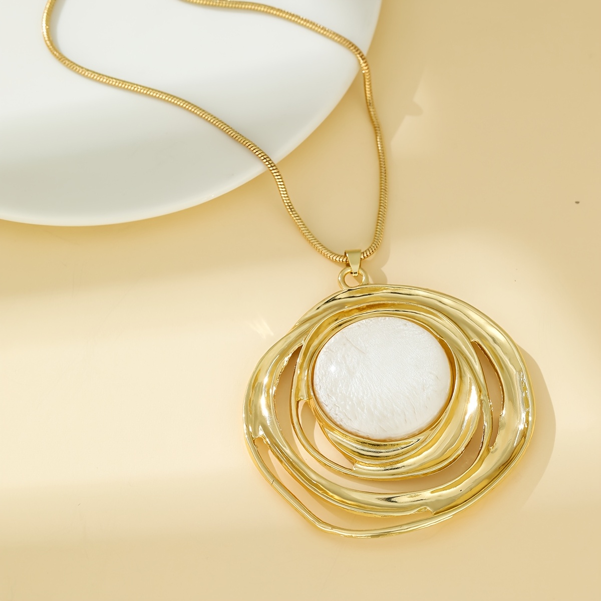 Women's Bohemian Style Irregular Geometric Circle Pendant Necklace